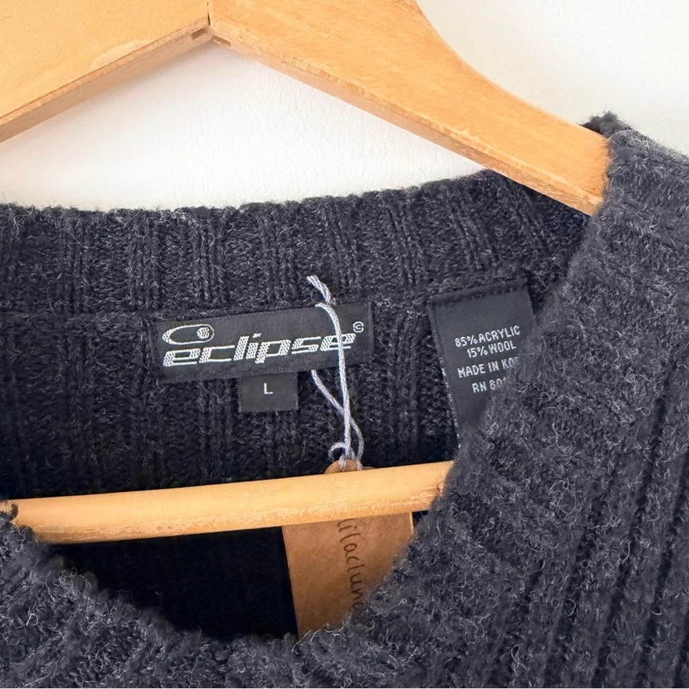 Vintage Eclipse Gray Ribbed Sweater with Blue Stripe - Picture 4 of 5